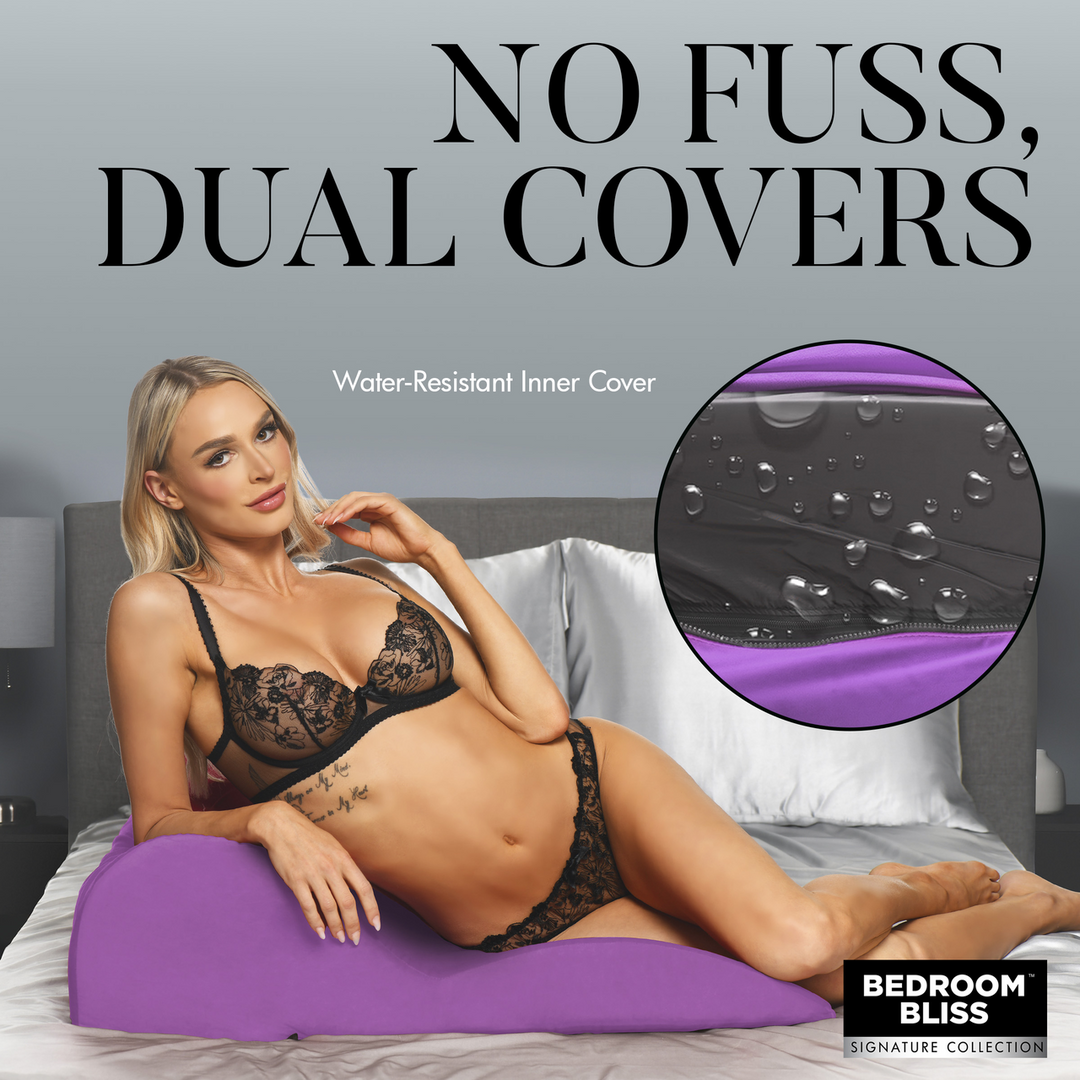 Bedroom Bliss - Gecontourde Love Cushion - Paars