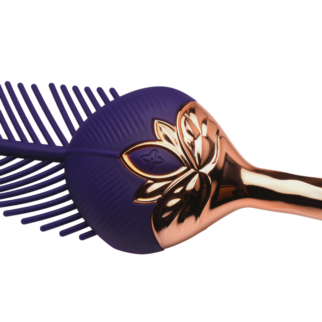 Master Series - De Tickler - Vibrerende Silicone Veer Tickler - Paars/Goud